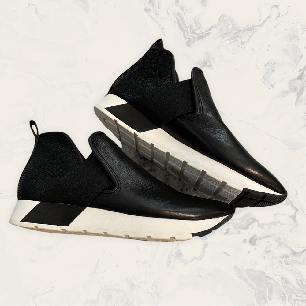 Dolce Vita black leather sneaker NBW